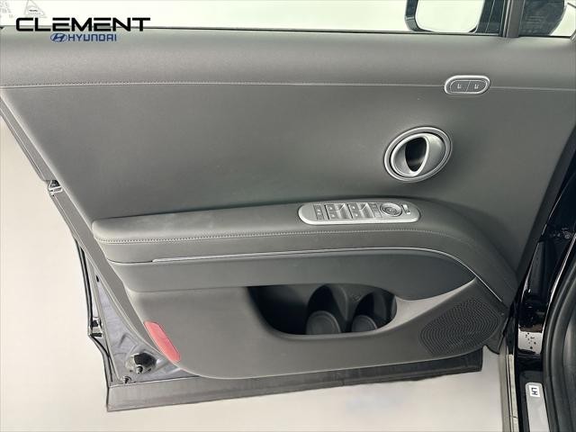 Hyundai Palisade Hybrid Vehicle Full-screen Gallery Image 25