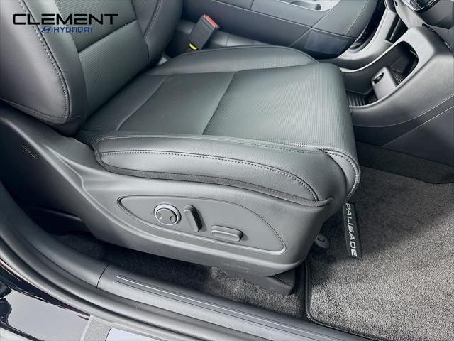 Hyundai Palisade Hybrid Vehicle Full-screen Gallery Image 31