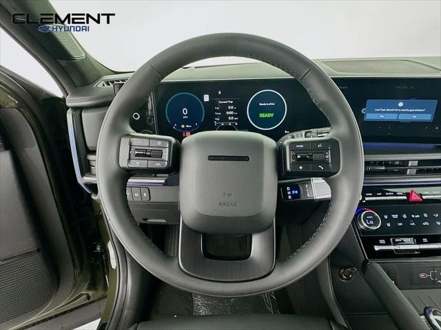 Hyundai Santa Fe Hybrid Vehicle Full-screen Gallery Image 13