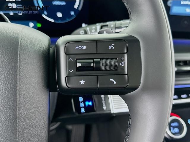 Hyundai Santa Fe Hybrid Vehicle Full-screen Gallery Image 15