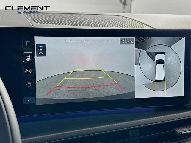 Hyundai Santa Fe Hybrid Vehicle Full-screen Gallery Image 18