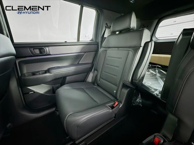 Hyundai Santa Fe Hybrid Vehicle Full-screen Gallery Image 29