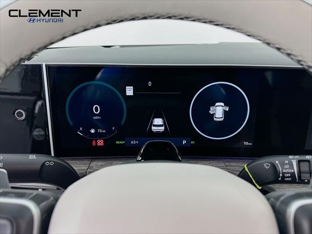 Hyundai Santa Fe Hybrid Vehicle Full-screen Gallery Image 16