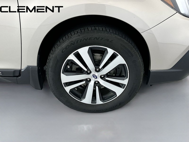Subaru Outback Vehicle Full-screen Gallery Image 39