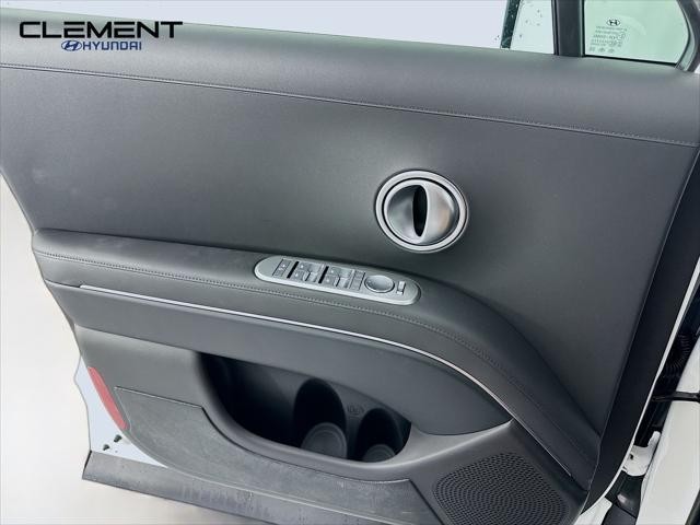 Hyundai Palisade Hybrid Vehicle Full-screen Gallery Image 23