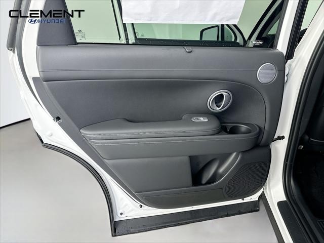 Hyundai Palisade Hybrid Vehicle Full-screen Gallery Image 26