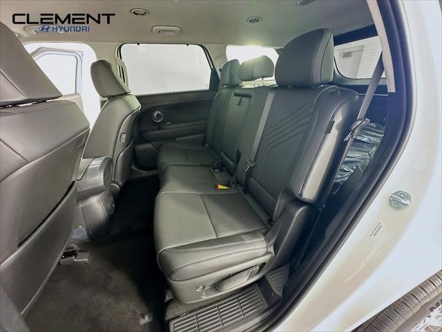 Hyundai Palisade Hybrid Vehicle Full-screen Gallery Image 27