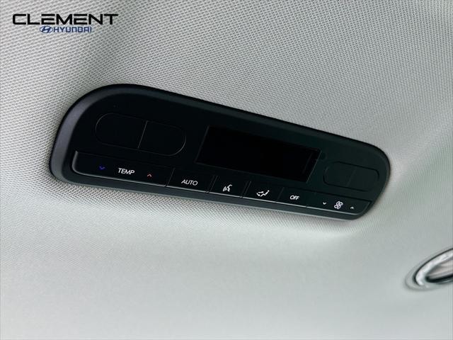 Hyundai Palisade Hybrid Vehicle Full-screen Gallery Image 28