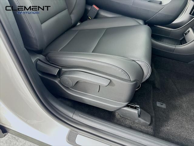 Hyundai Palisade Hybrid Vehicle Full-screen Gallery Image 29