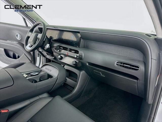 Hyundai Palisade Hybrid Vehicle Full-screen Gallery Image 30