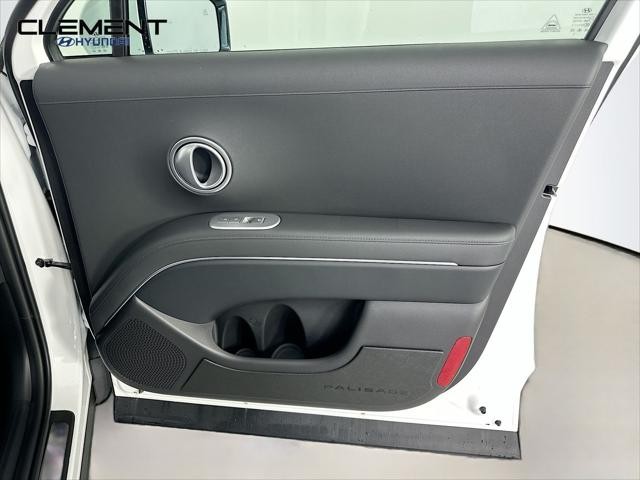 Hyundai Palisade Hybrid Vehicle Full-screen Gallery Image 31
