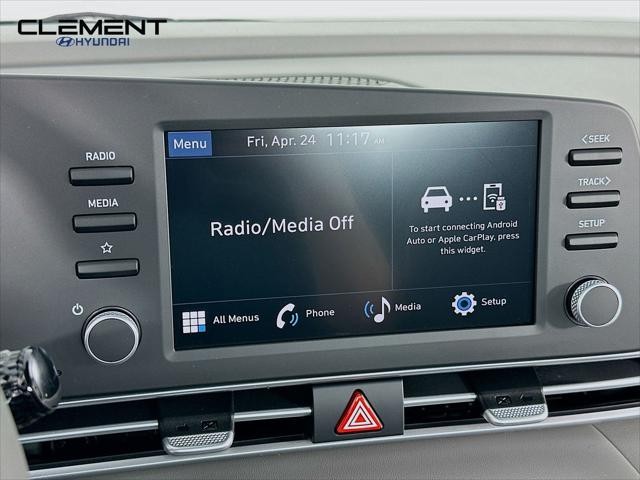 Hyundai Elantra Vehicle Full-screen Gallery Image 17
