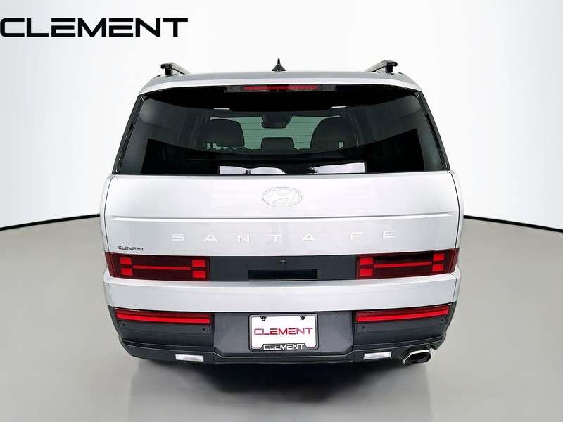 Hyundai Santa Fe Vehicle Full-screen Gallery Image 8