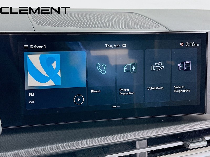 Hyundai Santa Fe Vehicle Full-screen Gallery Image 19
