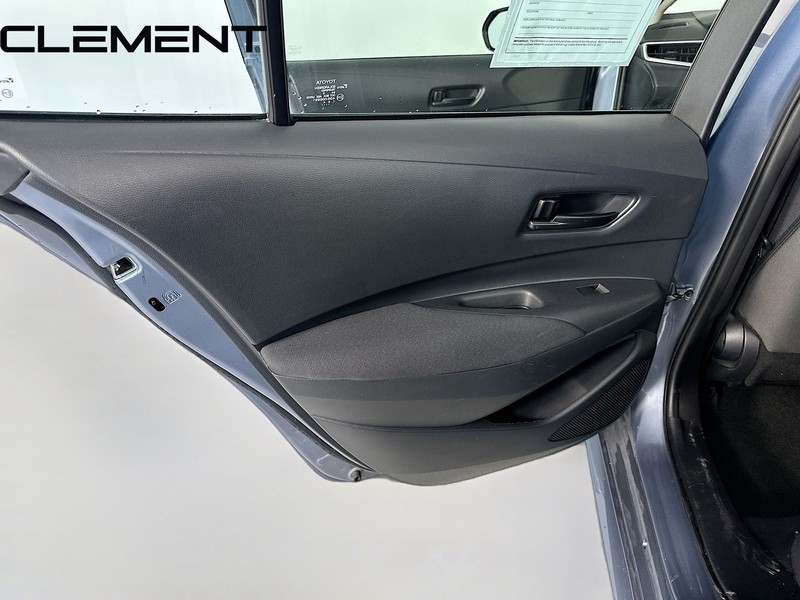 Toyota Corolla Vehicle Full-screen Gallery Image 29