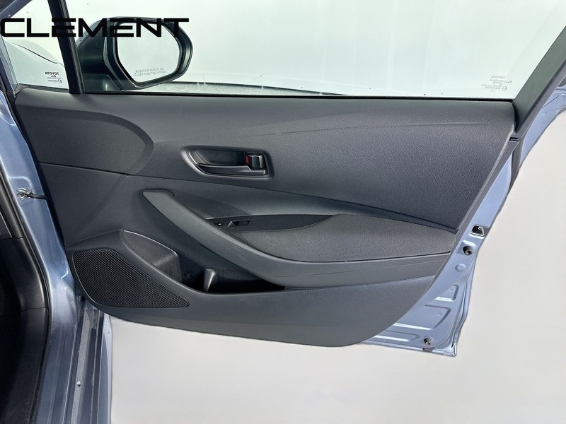 Toyota Corolla Vehicle Full-screen Gallery Image 34