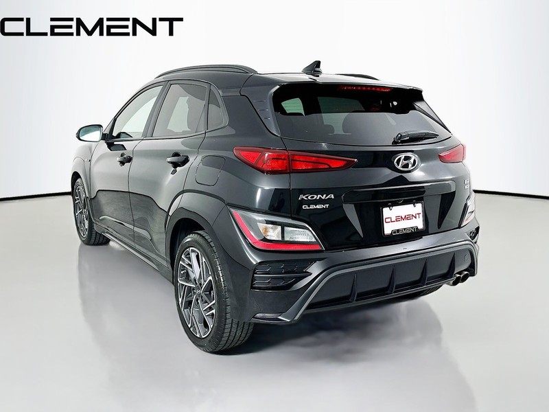Hyundai Kona Vehicle Full-screen Gallery Image 10