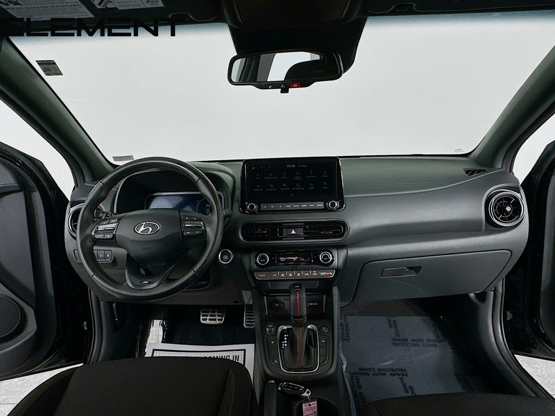 Hyundai Kona Vehicle Full-screen Gallery Image 12