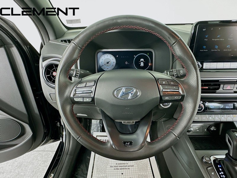 Hyundai Kona Vehicle Full-screen Gallery Image 14