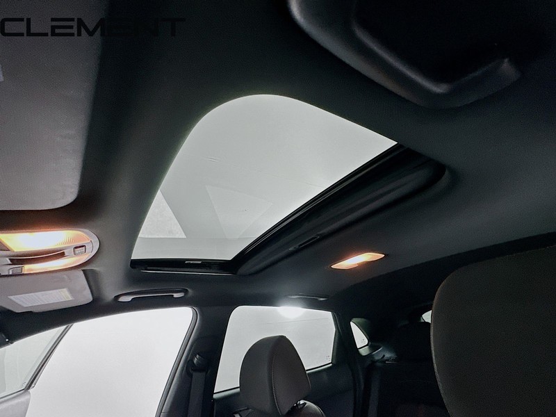 Hyundai Kona Vehicle Full-screen Gallery Image 25