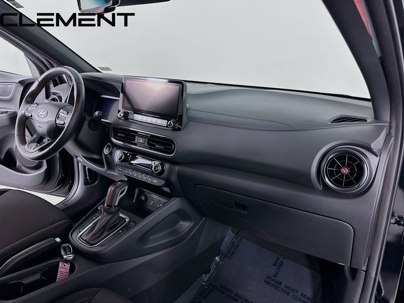 Hyundai Kona Vehicle Full-screen Gallery Image 35