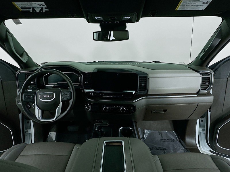 GMC Sierra 1500 Vehicle Full-screen Gallery Image 12