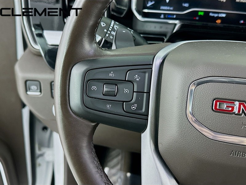 GMC Sierra 1500 Vehicle Full-screen Gallery Image 15