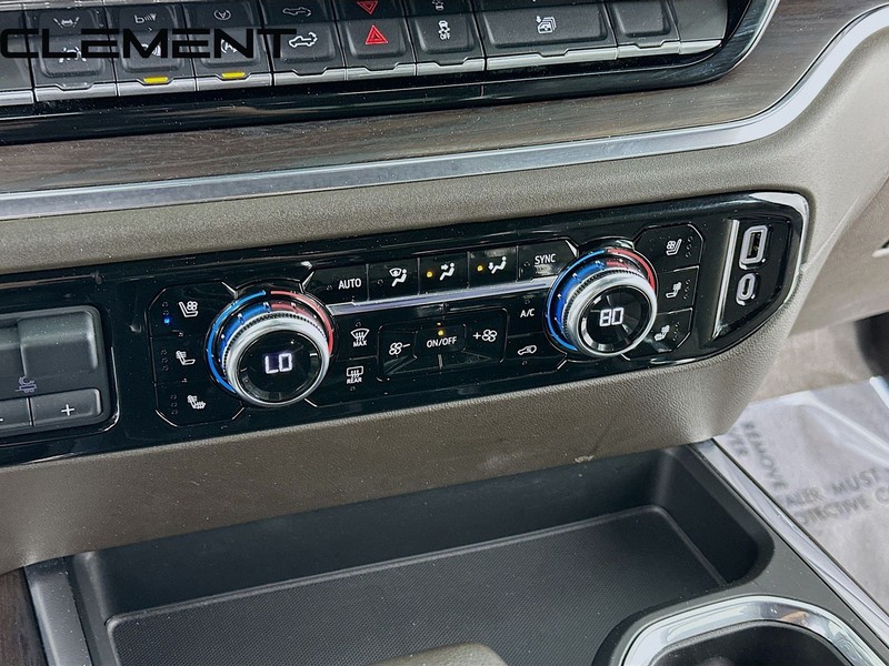 GMC Sierra 1500 Vehicle Full-screen Gallery Image 22