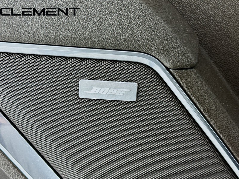 GMC Sierra 1500 Vehicle Full-screen Gallery Image 25