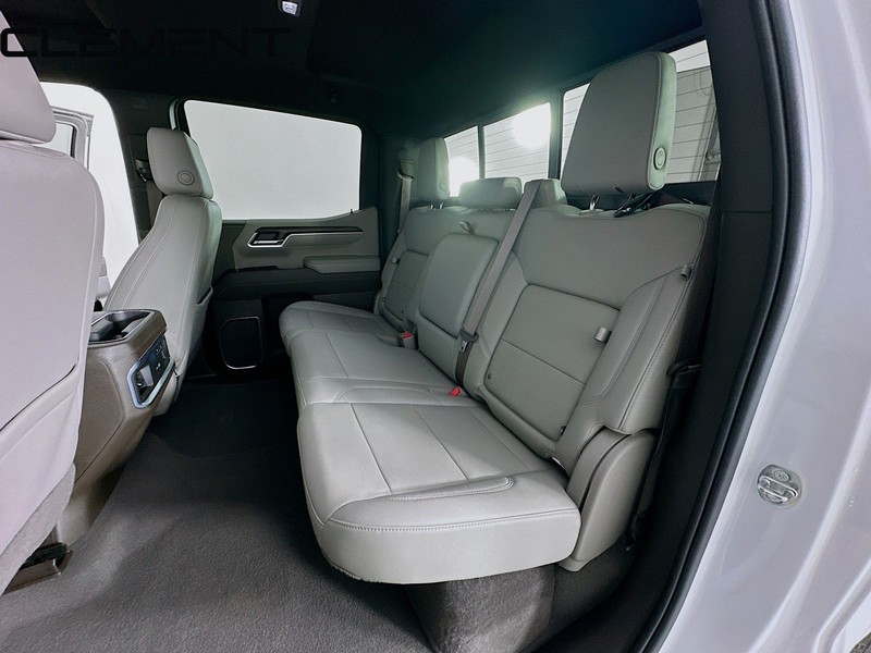 GMC Sierra 1500 Vehicle Full-screen Gallery Image 33