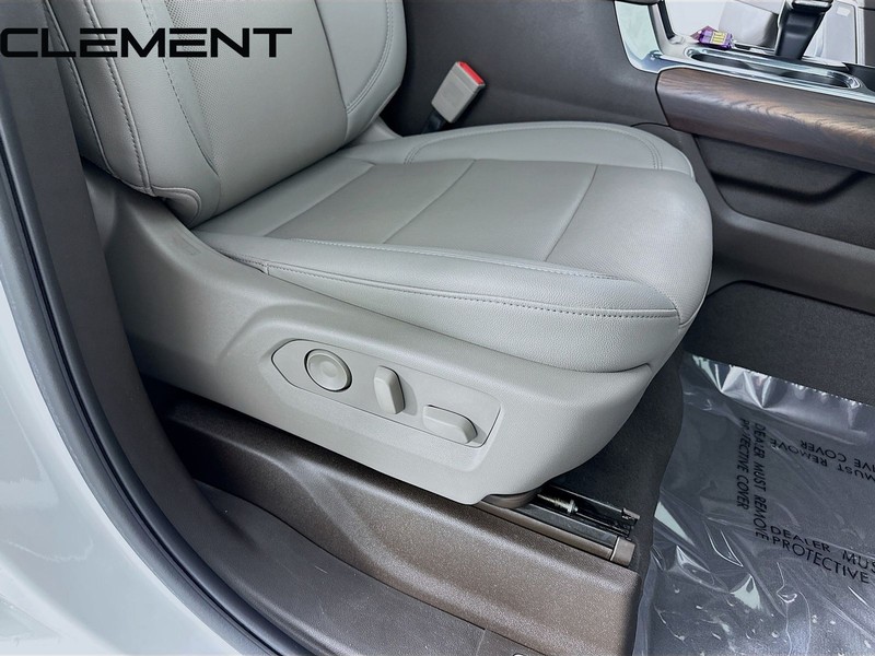 GMC Sierra 1500 Vehicle Full-screen Gallery Image 35