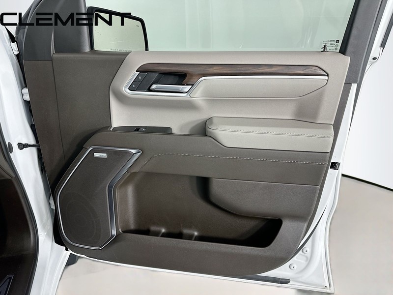 GMC Sierra 1500 Vehicle Full-screen Gallery Image 37