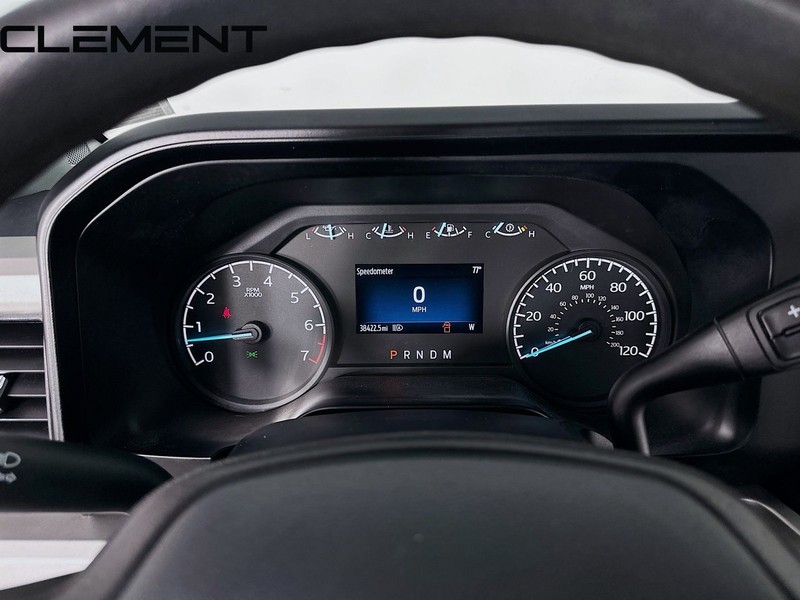 Ford Super Duty F-350 SRW Vehicle Full-screen Gallery Image 18