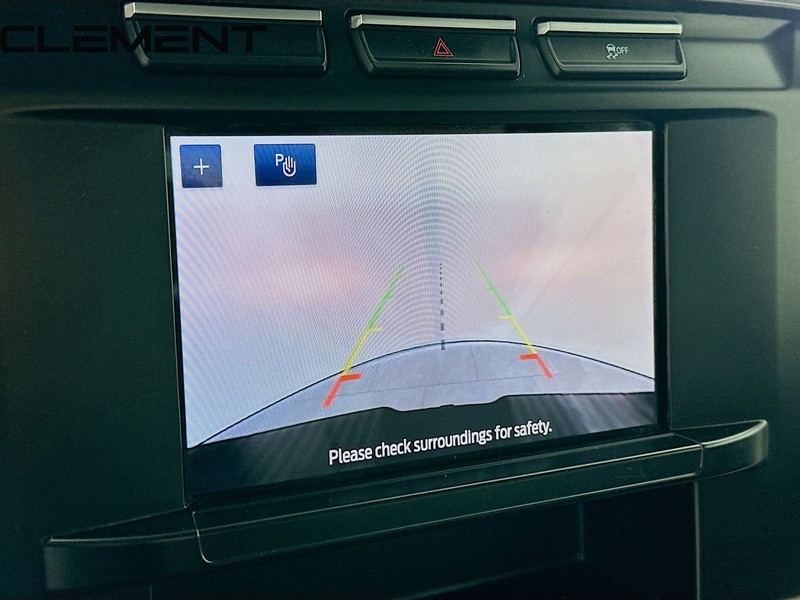 Ford Super Duty F-350 SRW Vehicle Full-screen Gallery Image 20