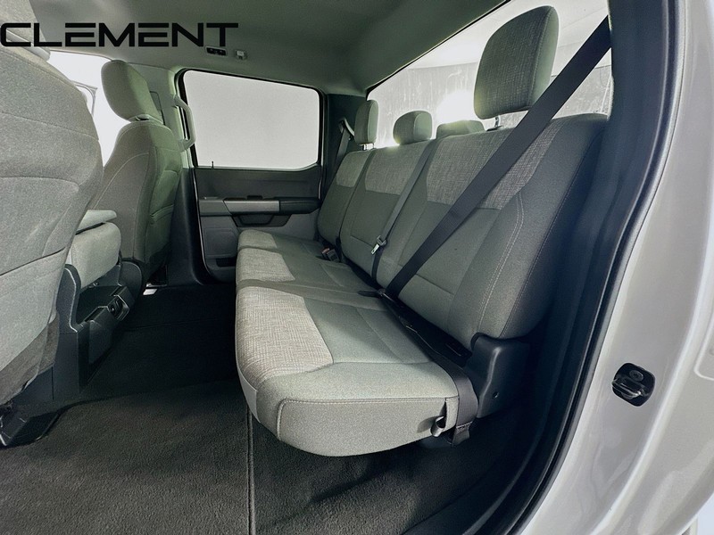 Ford Super Duty F-350 SRW Vehicle Full-screen Gallery Image 30