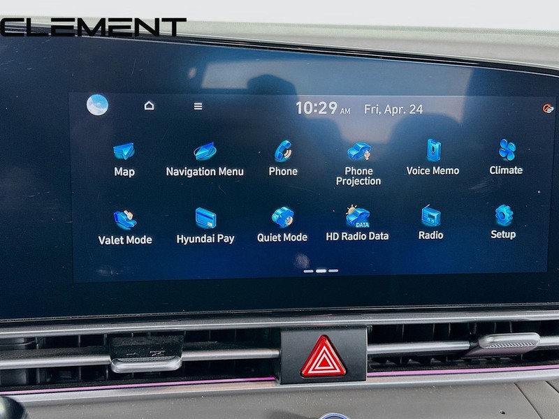 Hyundai Elantra Vehicle Full-screen Gallery Image 19