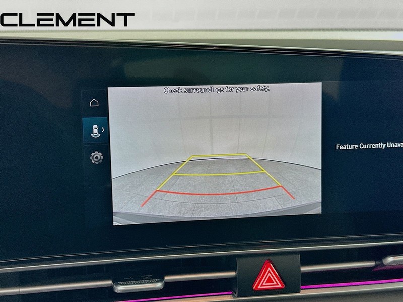 Hyundai Elantra Vehicle Full-screen Gallery Image 20