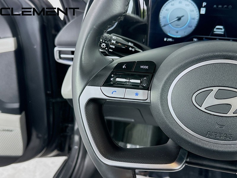 Hyundai Elantra Vehicle Full-screen Gallery Image 15