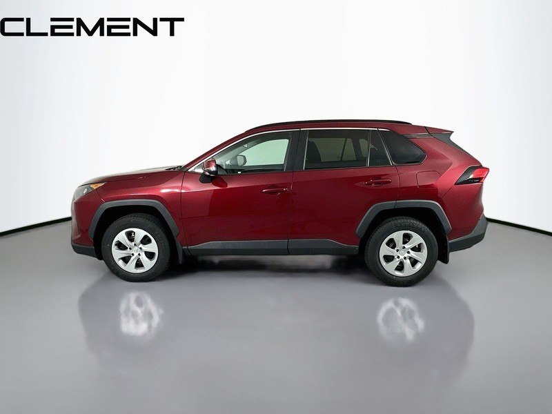 Toyota RAV4 Vehicle Full-screen Gallery Image 6