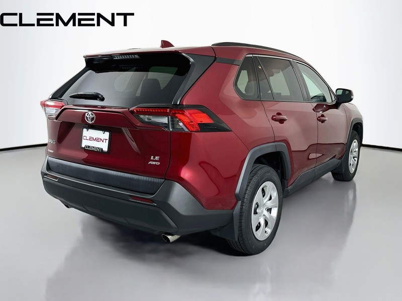 Toyota RAV4 Vehicle Full-screen Gallery Image 7