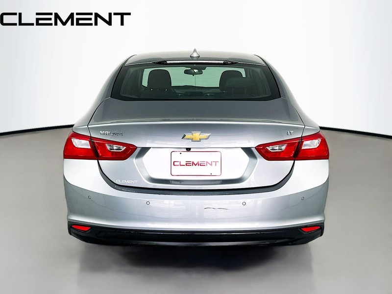 Chevrolet Malibu Vehicle Full-screen Gallery Image 08