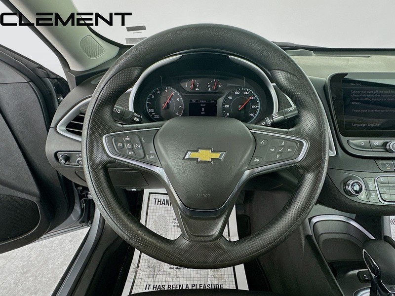 Chevrolet Malibu Vehicle Full-screen Gallery Image 14