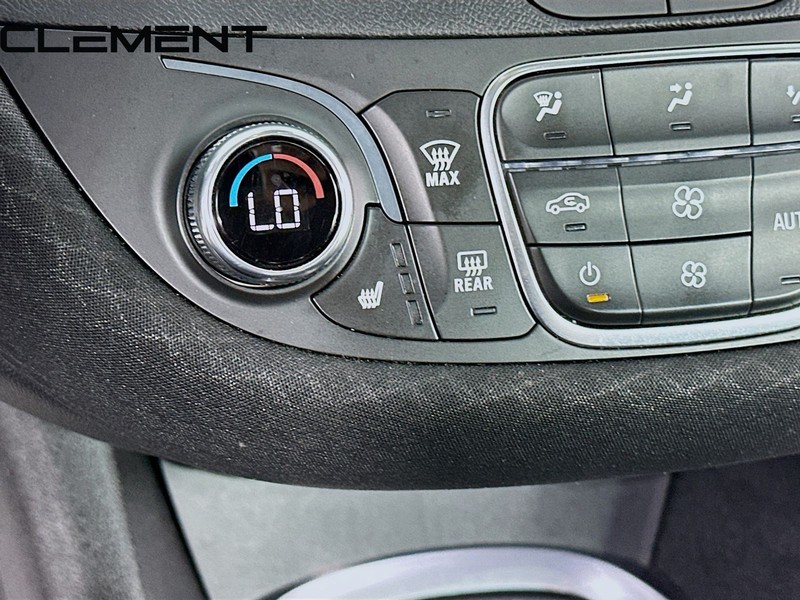 Chevrolet Malibu Vehicle Full-screen Gallery Image 23
