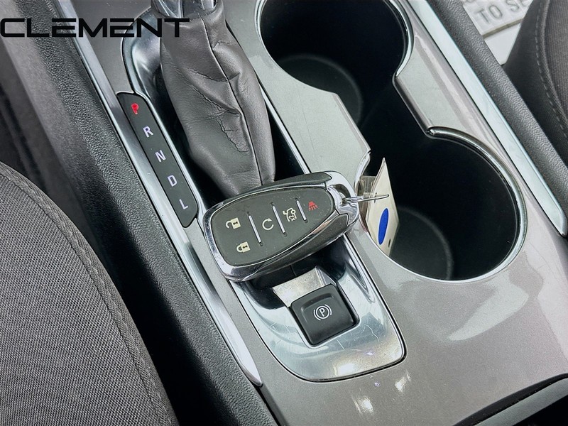 Chevrolet Malibu Vehicle Full-screen Gallery Image 24