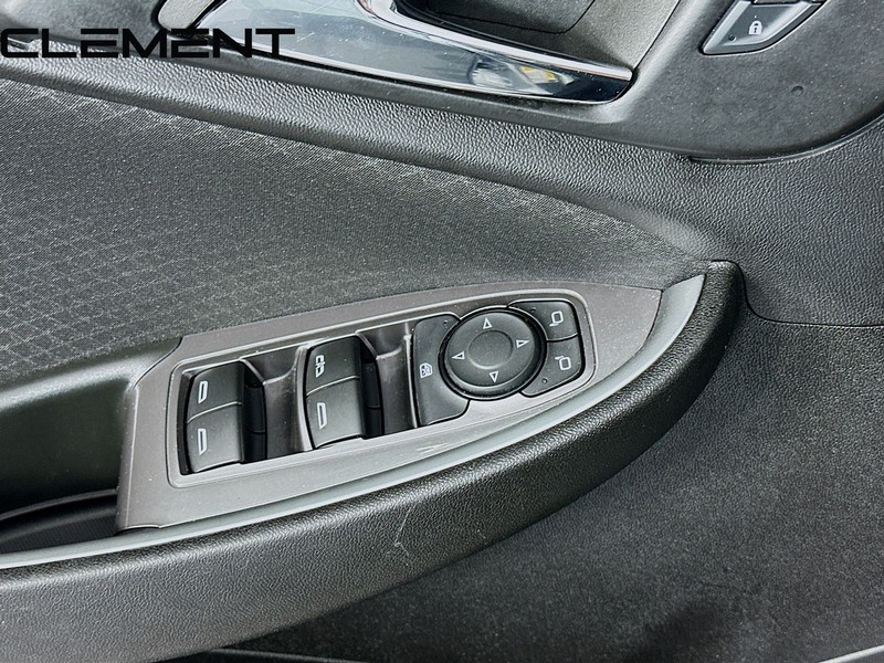 Chevrolet Malibu Vehicle Full-screen Gallery Image 25