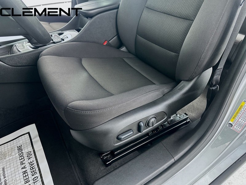 Chevrolet Malibu Vehicle Full-screen Gallery Image 28
