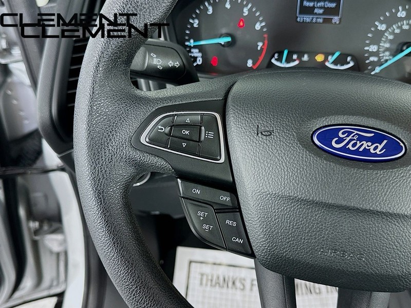 Ford EcoSport Vehicle Full-screen Gallery Image 20