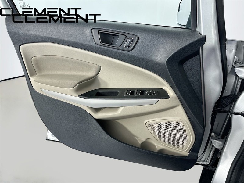 Ford EcoSport Vehicle Full-screen Gallery Image 33