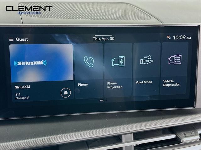 Hyundai Santa Fe Vehicle Full-screen Gallery Image 17