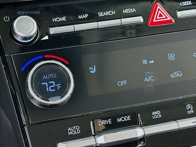 Hyundai Santa Fe Vehicle Full-screen Gallery Image 20